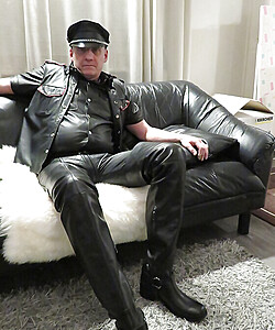 Finnish gay and leather ass free gay gallery